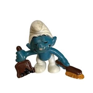 Vintage Smurf Figure with Dustpan 1984 Vintage Schleich